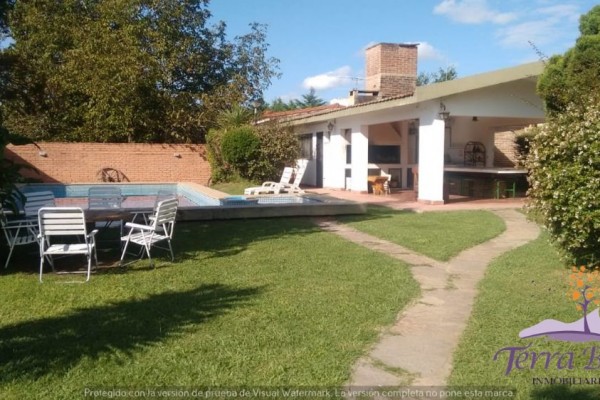 CHALET PARA 8/10 PERSONAS CON GRAN PARQUE, PISCINA Y QUINCHO