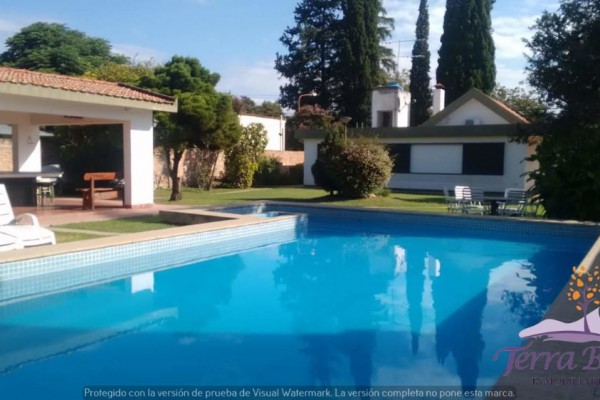 CHALET PARA 8/10 PERSONAS CON GRAN PARQUE, PISCINA Y QUINCHO