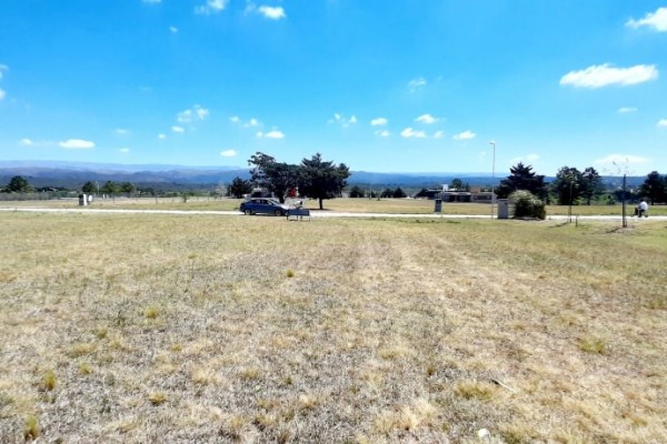 LOTE EN COUNTRY CARLOS PAZ GOLF - SAN ANTONIO DE ARREDONDO