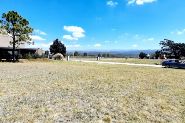 LOTE EN COUNTRY CARLOS PAZ GOLF - SAN ANTONIO DE ARREDONDO