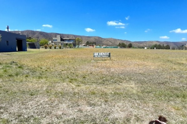 LOTE EN COUNTRY CARLOS PAZ GOLF - SAN ANTONIO DE ARREDONDO