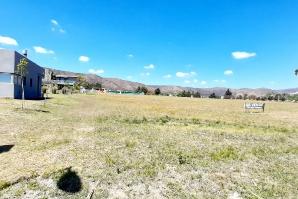 LOTE EN COUNTRY CARLOS PAZ GOLF - SAN ANTONIO DE ARREDONDO