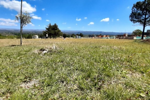 LOTE EN COUNTRY CARLOS PAZ GOLF - SAN ANTONIO DE ARREDONDO