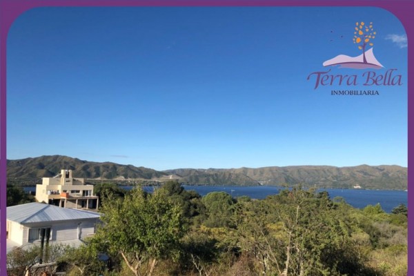 MUY LINDA CASA CON HERMOSA VISTA AL LAGO SAN ROQUE