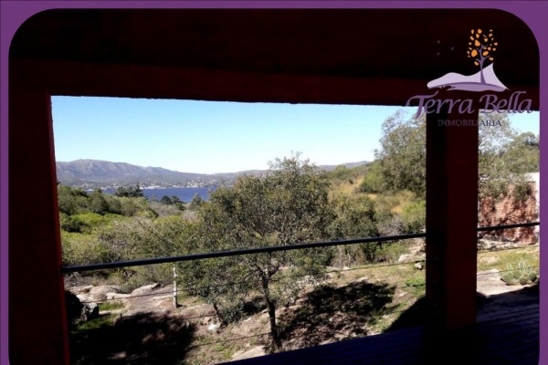 MUY LINDA CASA CON HERMOSA VISTA AL LAGO SAN ROQUE
