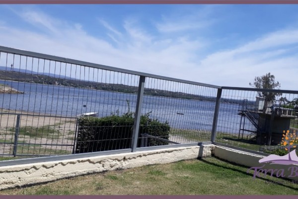 EXCLUSIVO CONDOMINIO SOBRE EL LAGO! PISCINA CLIMATIZADA, QUIMNCHO, BAJADA PROPIA!