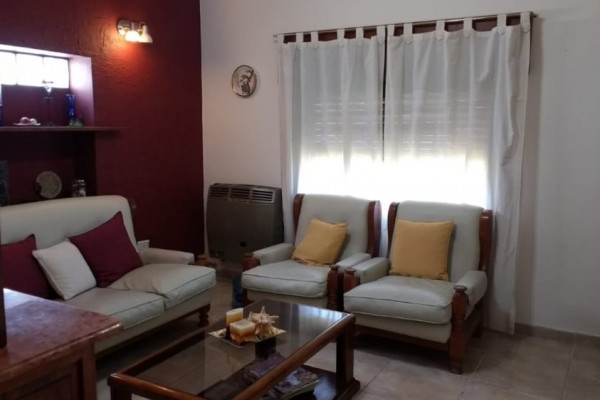 CHALET+DEPTO EN Bº SOL Y LAGO