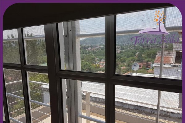 MUY LINDA CASA, MODERNA CON HERMOSA VISTA PROXIMA AL RIO