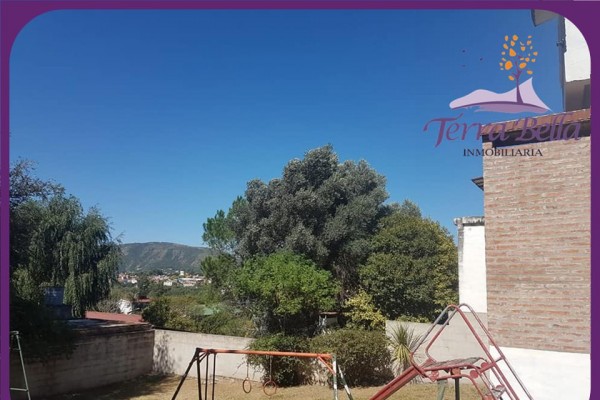 MUY LINDA CASA, MODERNA CON HERMOSA VISTA PROXIMA AL RIO