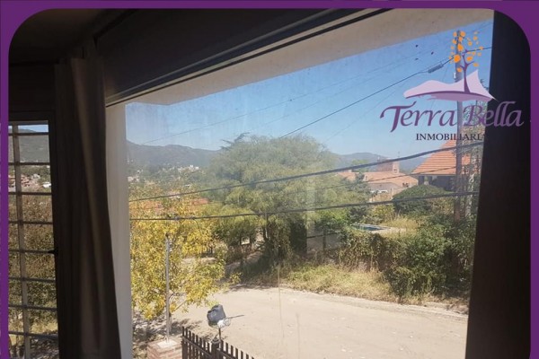 MUY LINDA CASA, MODERNA CON HERMOSA VISTA PROXIMA AL RIO