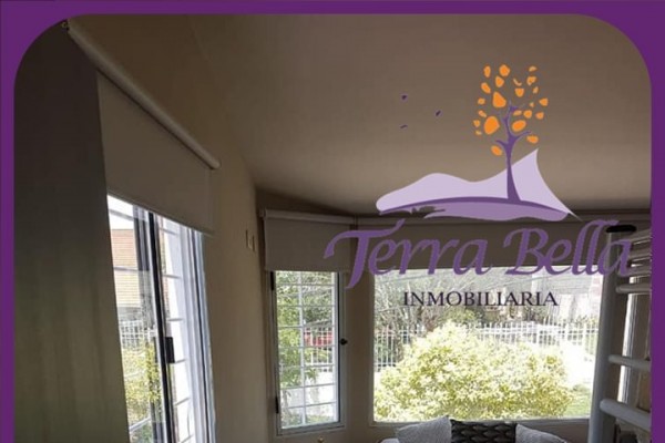 MUY LINDA CASA, MODERNA CON HERMOSA VISTA PROXIMA AL RIO