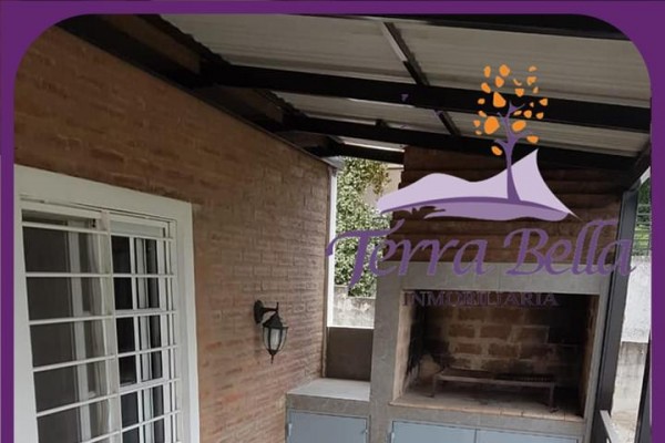 MUY LINDA CASA, MODERNA CON HERMOSA VISTA PROXIMA AL RIO
