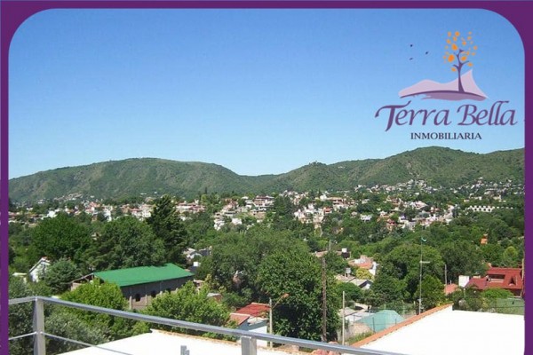 MUY LINDA CASA, MODERNA CON HERMOSA VISTA PROXIMA AL RIO