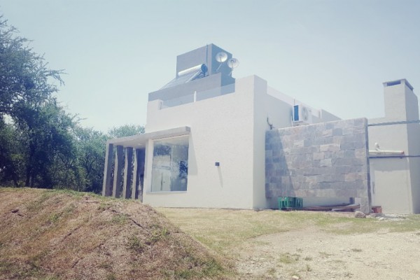 HERMOSA CASA DE CATEGORIA PARA 11 PERSONAS CON PILETA, QUINCHO, VISTA 