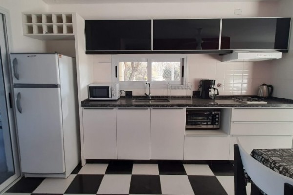 HERMOSA CASA DE CATEGORIA PARA 11 PERSONAS CON PILETA, QUINCHO, VISTA 
