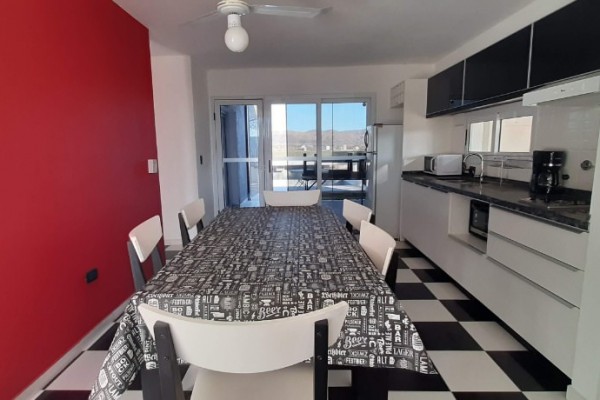 HERMOSA CASA DE CATEGORIA PARA 11 PERSONAS CON PILETA, QUINCHO, VISTA 
