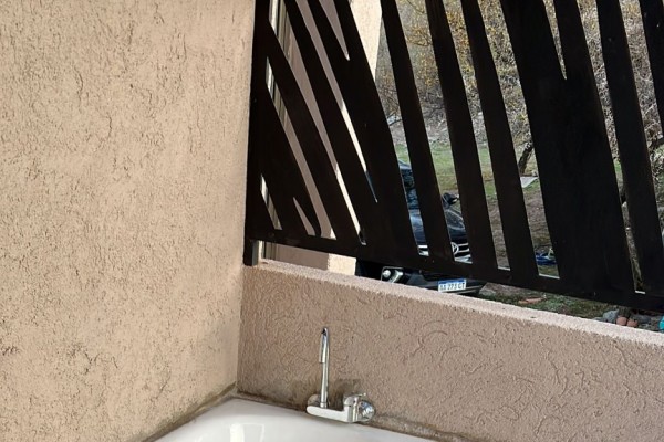 HERMOSO COMPLEJO EN BARRIO CERRADO CON PILETA Y PARRILLA