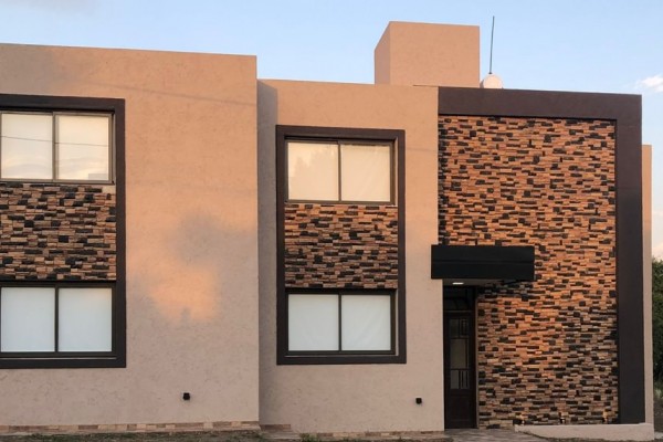 HERMOSO COMPLEJO EN BARRIO CERRADO CON PILETA Y PARRILLA