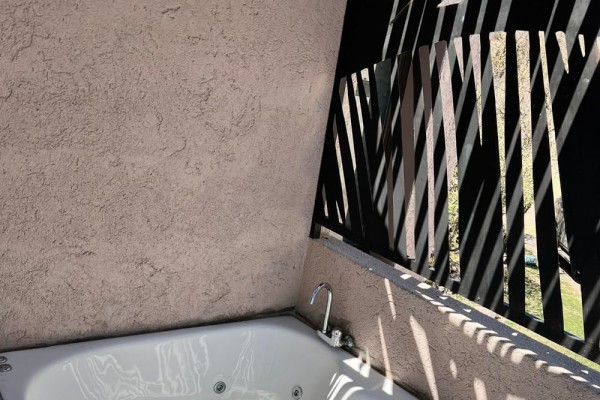 HERMOSO COMPLEJO EN BARRIO CERRADO CON PILETA Y PARRILLA