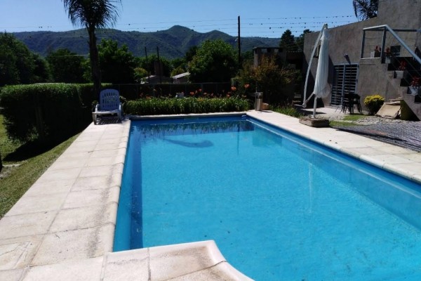 COMPLEJO DE CABAÑAS PARA 2  A 6 PERSONAS CON PISCINA, COCHERA, PARRILLA, PARQUE