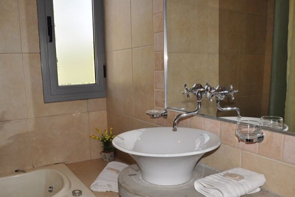 VENTA DE COMPLEJO DE CABAÑAS EN SAN ANTONIO DE ARREDONDO