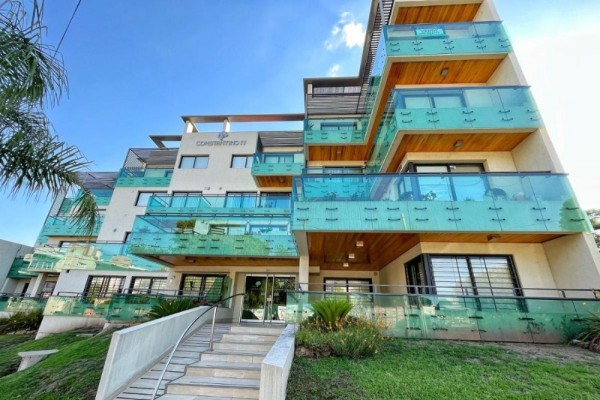 DEPARTAMENTO PARA 6/7 PERSONAS CON PILETA - CENTRICO - COCHERA - EQUIPAMIENTO FULL