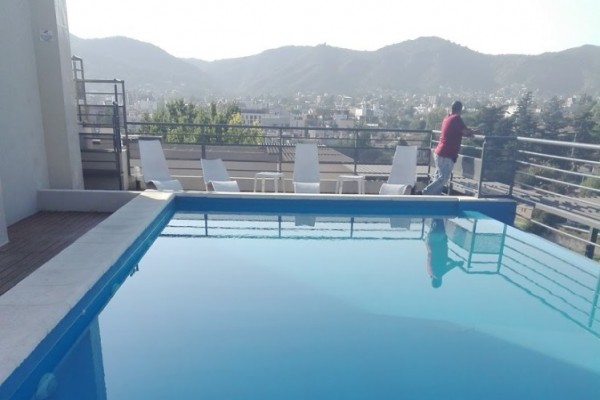 DEPARTAMENTO PARA 6/7 PERSONAS CON PILETA - CENTRICO - COCHERA - EQUIPAMIENTO FULL