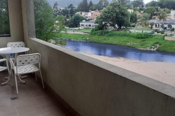 DEPARTAMENTO PARA 6/7 PERSONAS CON PILETA - CENTRICO - COCHERA - EQUIPAMIENTO FULL