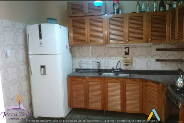 CHALET PARA 6 PERSONAS CON PARQUE - PILETA - COCHERA, A METROS DEL LAGO