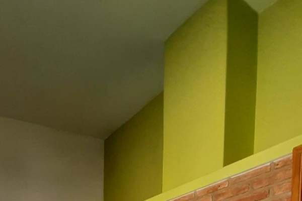 CHALET PARA 6 PERSONAS CON PARQUE - PILETA - COCHERA, A METROS DEL LAGO