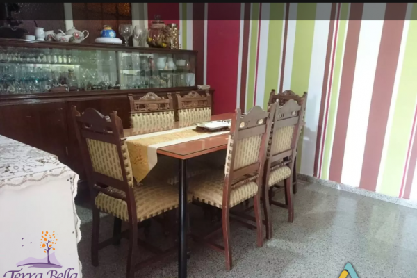 CHALET PARA 6 PERSONAS CON PARQUE - PILETA - COCHERA, A METROS DEL LAGO