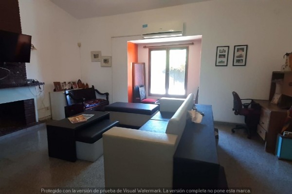 CHALET PARA 6 PERSONAS CON PARQUE - PILETA - COCHERA, A METROS DEL LAGO