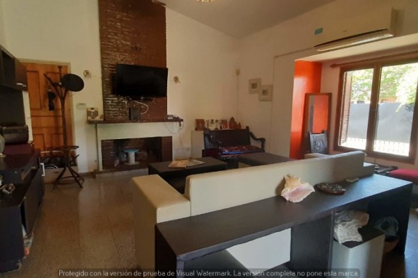 CHALET PARA 6 PERSONAS CON PARQUE - PILETA - COCHERA, A METROS DEL LAGO