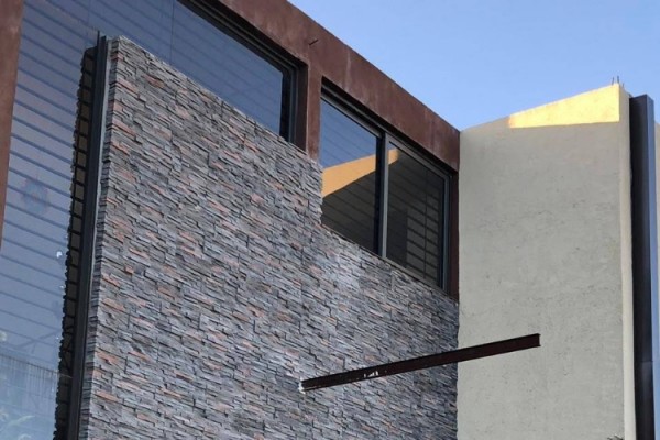 HERMOSA CASA EN BARRIO CERRADO DE MONTAÑA CON PILETA PARA 8 PERSONAS