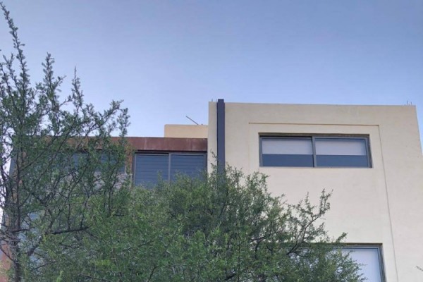 HERMOSA CASA EN BARRIO CERRADO DE MONTAÑA CON PILETA PARA 8 PERSONAS