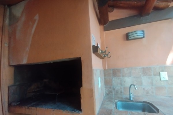 DUPLEX PARA 2 A 6 PERSONAS CON PILETA COMPARTIDA. PARRILLA. COCHERA. EQUIPAMIENTO FULL