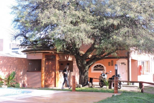 DUPLEX PARA 2 A 6 PERSONAS CON PILETA COMPARTIDA. PARRILLA. COCHERA. EQUIPAMIENTO FULL