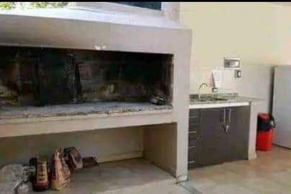 DUPLEX PARA 4 PERSONAS CON PILETA, COCHERA, QUINCHO
