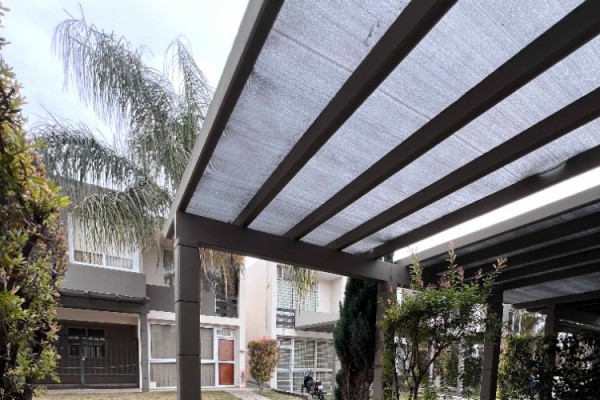 DUPLEX PARA 4 PERSONAS CON PILETA, COCHERA, QUINCHO