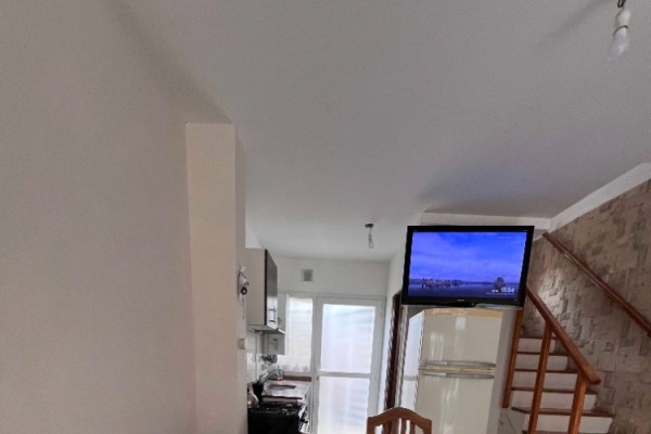 DUPLEX PARA 4 PERSONAS CON PILETA, COCHERA, QUINCHO