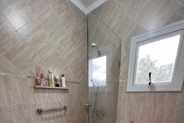 DUPLEX PARA 4 PERSONAS CON PILETA, COCHERA, QUINCHO