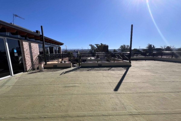 DEPARTAMENTO PARA 4 PERSONAS CON PILETA, COCHERA, QUINCHO A METROS DEL LAGO SAN ROQUE