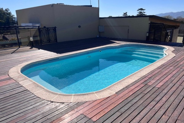 DEPARTAMENTO PARA 4 PERSONAS CON PILETA, COCHERA, QUINCHO A METROS DEL LAGO SAN ROQUE