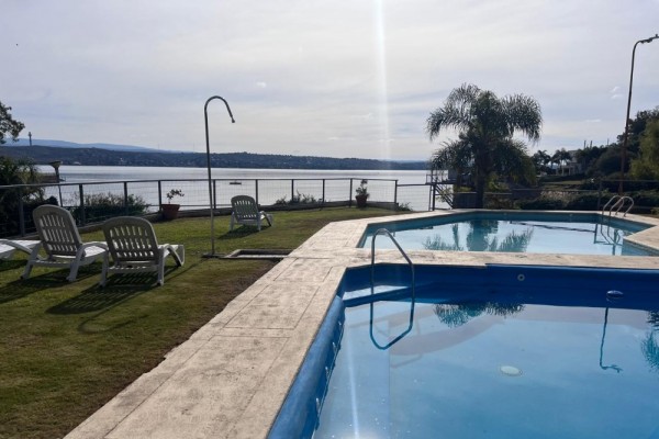 EXCLUSIVO CONDOMINIO SOBRE EL LAGO! PISCINA CLIMATIZADA, QUIMNCHO, BAJADA PROPIA!