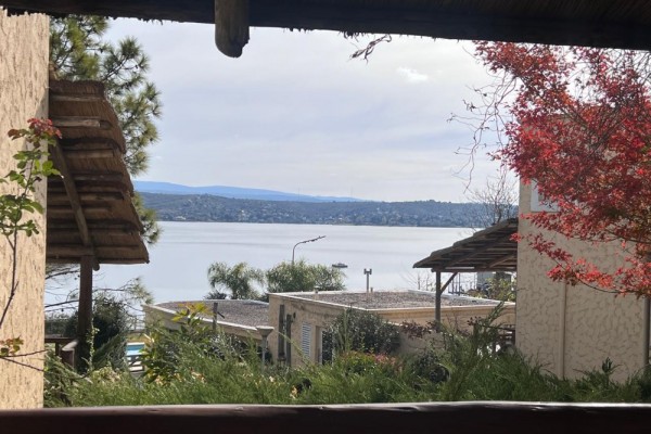 EXCLUSIVO CONDOMINIO SOBRE EL LAGO! PISCINA CLIMATIZADA, QUIMNCHO, BAJADA PROPIA!