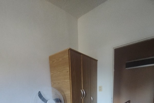 CABAÑA 5: 1 DORMITORIO CON COCHERA Y PARRILLA