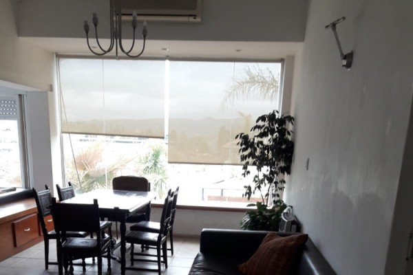 CASA PARA 8/10  SOBRE EL LAGO SAN ROQUE. HERMOSA VISTA. PILETA (COMPARTIDA)