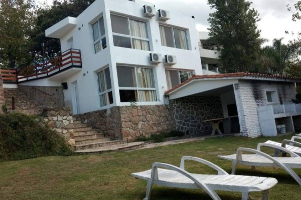 DEPARTAMENTOS SOBRE EL LAGO PARA 4/6 PERSONAS CON PILETA