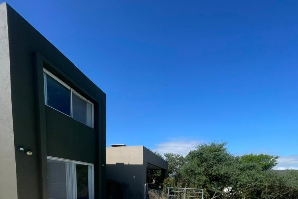 HERMOSA CASA DE CATEGORIA PARA 11 PERSONAS CON PILETA, QUINCHO, VISTA 