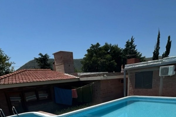 CASA PARA 4/5 PERSONAS CON PILETA USO EXCLUSIVO